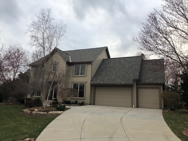 KC residential roofing company - Buck Roofing Kansas and Missouri - Certainteed Grand Manor - Weathered Wood - Ridgevent